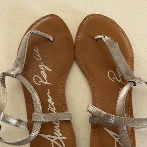 Sandles 7 1/2 worn 1 time